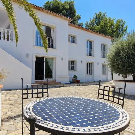 Elizabeth Villa